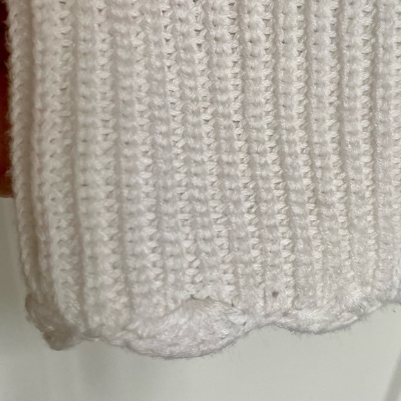 ANTHROPOLOGIE Ivory sweater with scalloped edges at neck, sleeves, hem - Picture 6 of 7